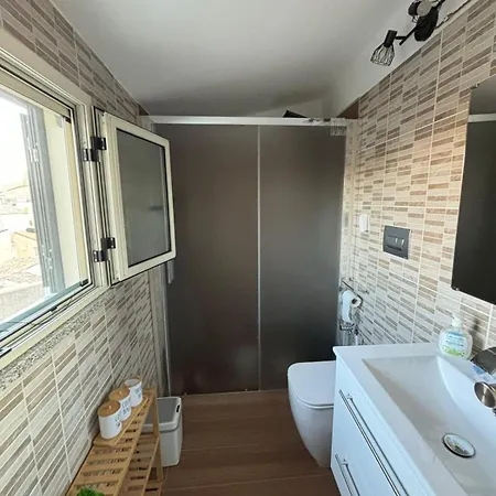 Domus Minor