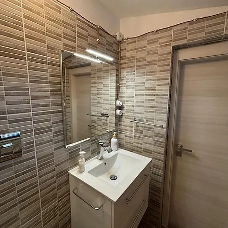 Domus Minor